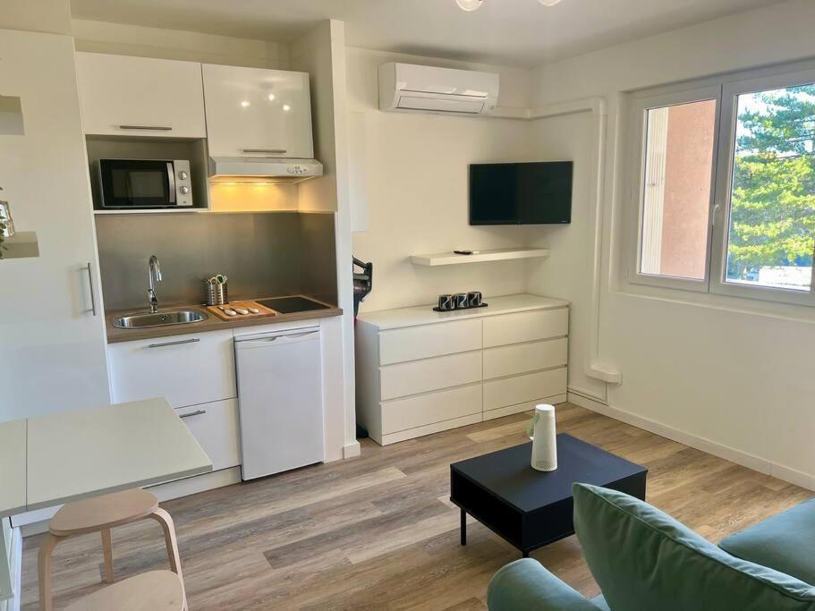 Le Pere Soulas Montpellier Bagian luar foto